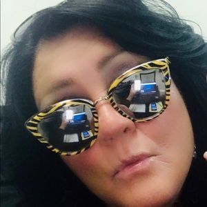 Meet your Posher, Kari